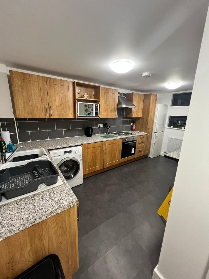 Accommodation Bradford แบรดฟอร์ด ภายนอก รูปภาพ