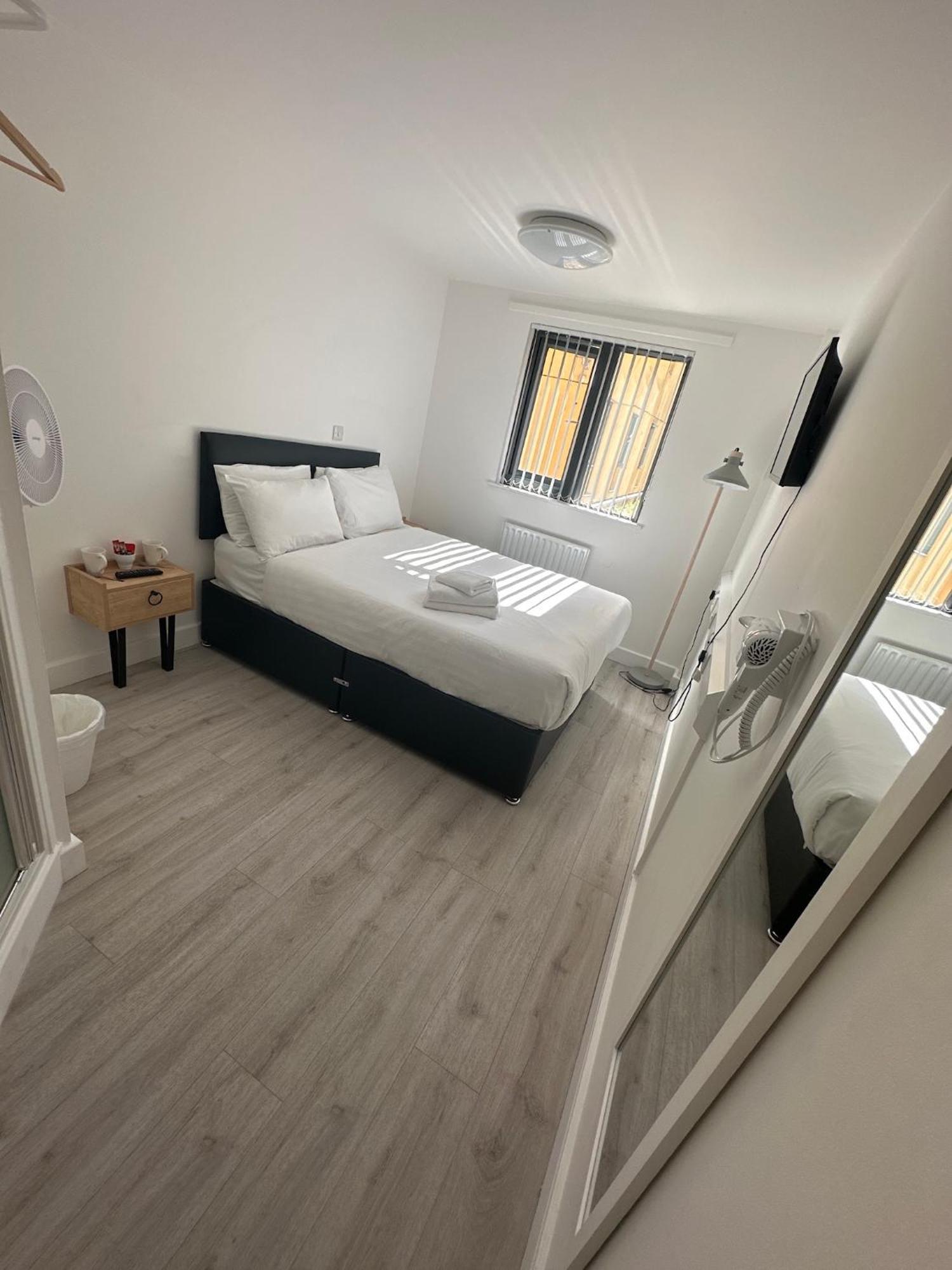 Accommodation Bradford แบรดฟอร์ด ภายนอก รูปภาพ